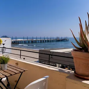 Fronte Mare Con Terrazzo Zio , Alassio Italie