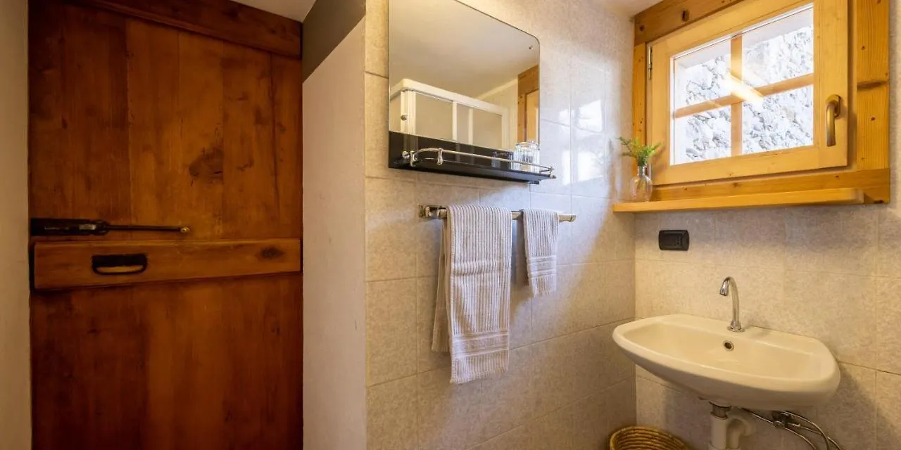 Rifugio Uschione Guest House Chiavenna Country house