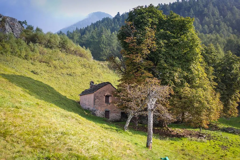 Rifugio Uschione Guest House Chiavenna Country house